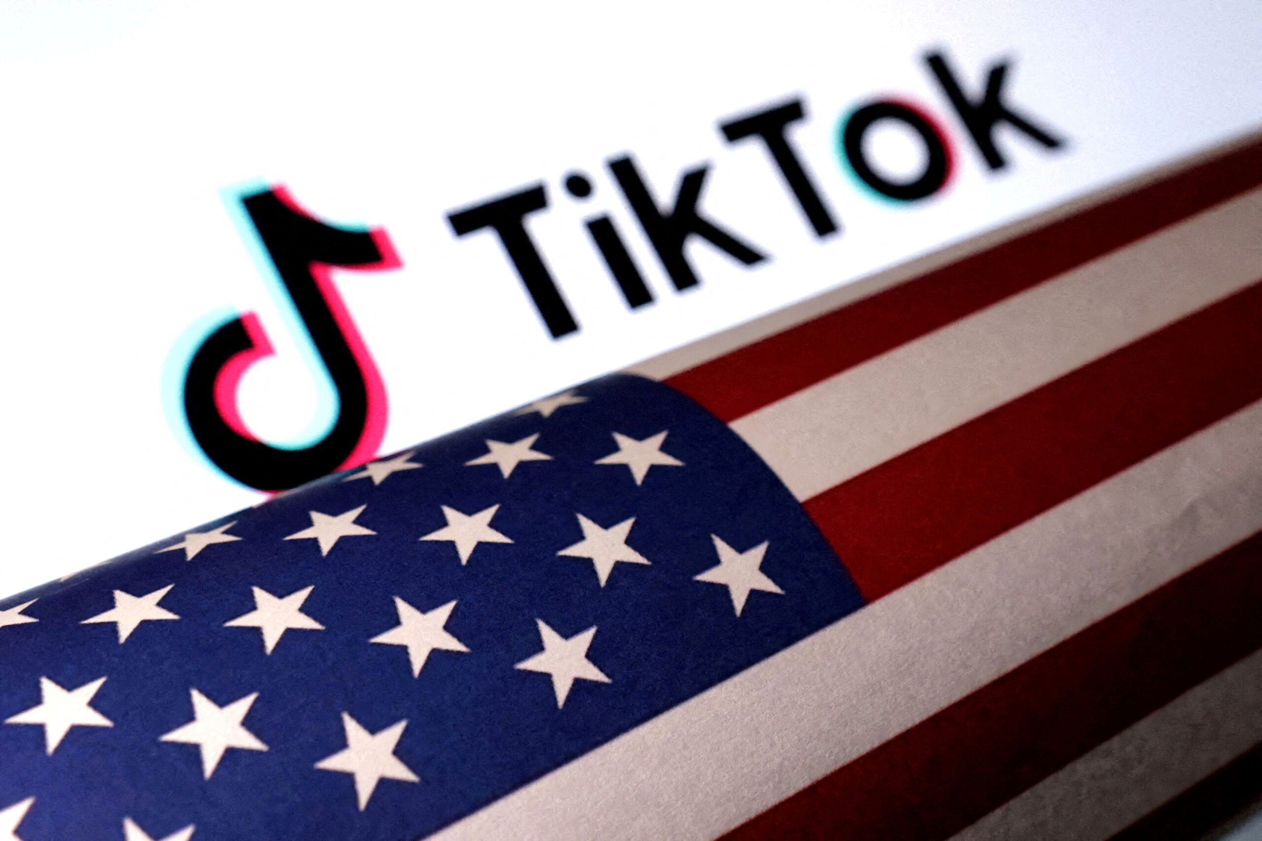 Trump diz negociar venda do TikTok nos EUA com 'quatro grupos' diferentes
