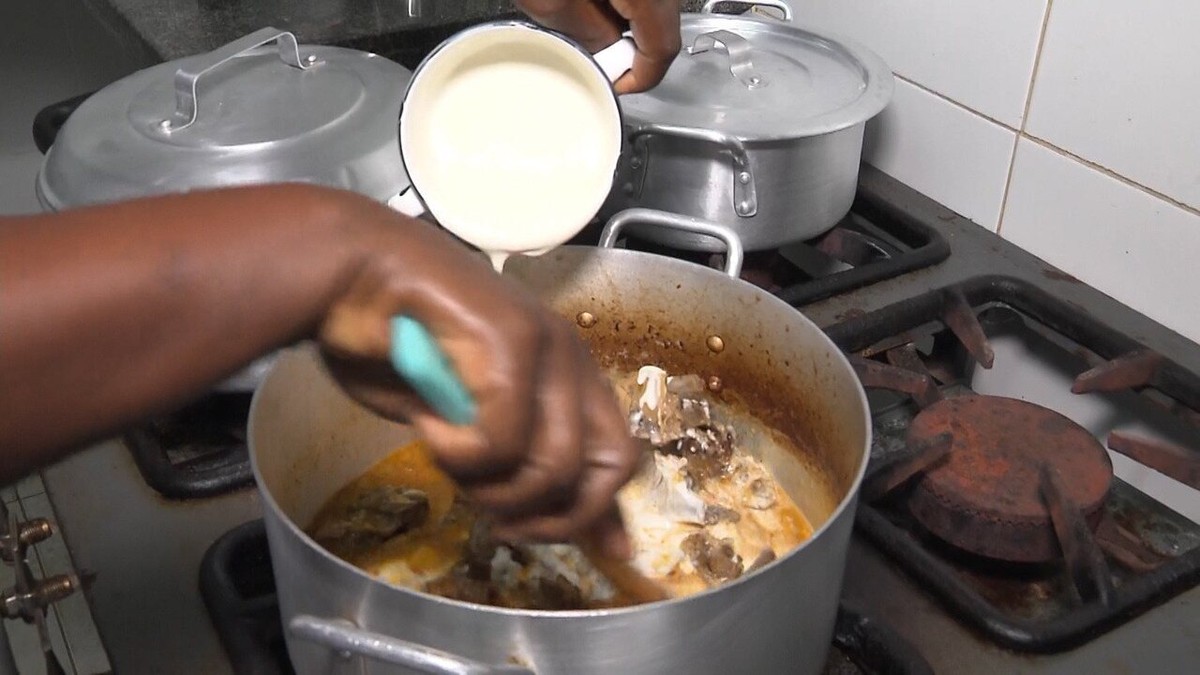 Bahia Rural ensina a fazer receita de 'estrogobode', estrogonofe com carne de bode; veja vídeo