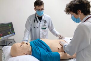 Mensalidade de medicina de R$ 15 mil: ministro quer regulação contra abusos | Educação