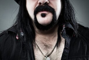 Vinnie Paul, baterista do Pantera, morre aos 54 anos
